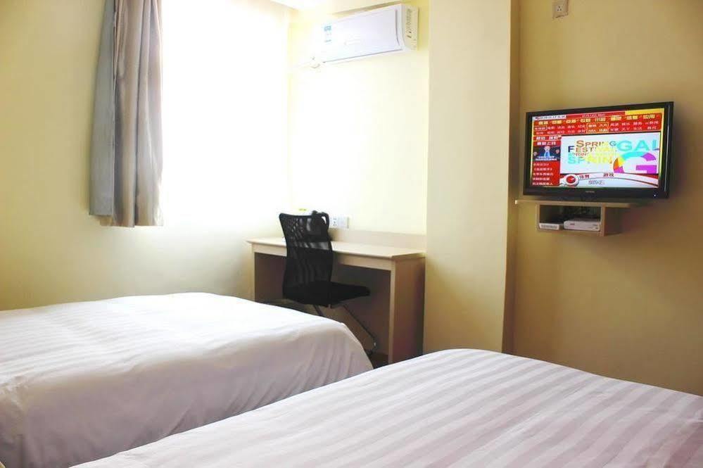 Hanting Hotel Yibin Zhongshan Street Экстерьер фото